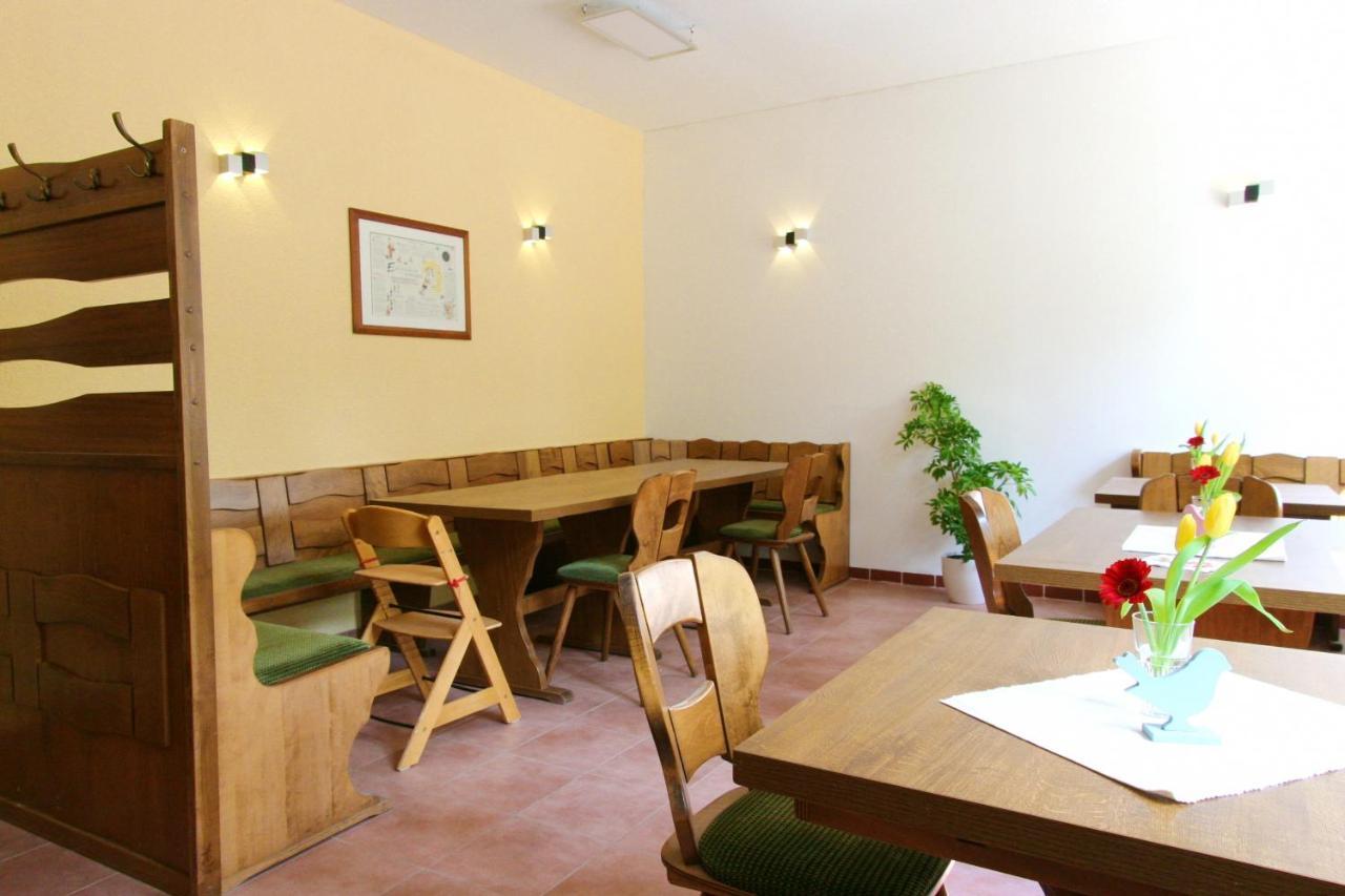 Waldpension Droyssig Bilik gambar